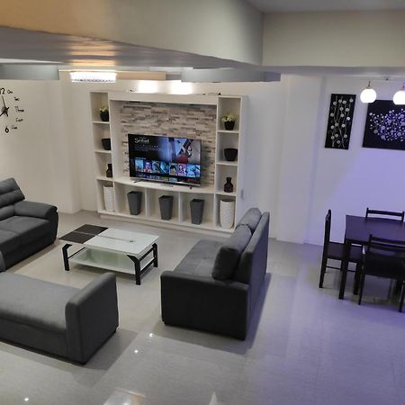 טגאיטאי Tagaytay Staycation By Naya And Darla W Free Swimming Pool, Wifi & Netflix מראה חיצוני תמונה