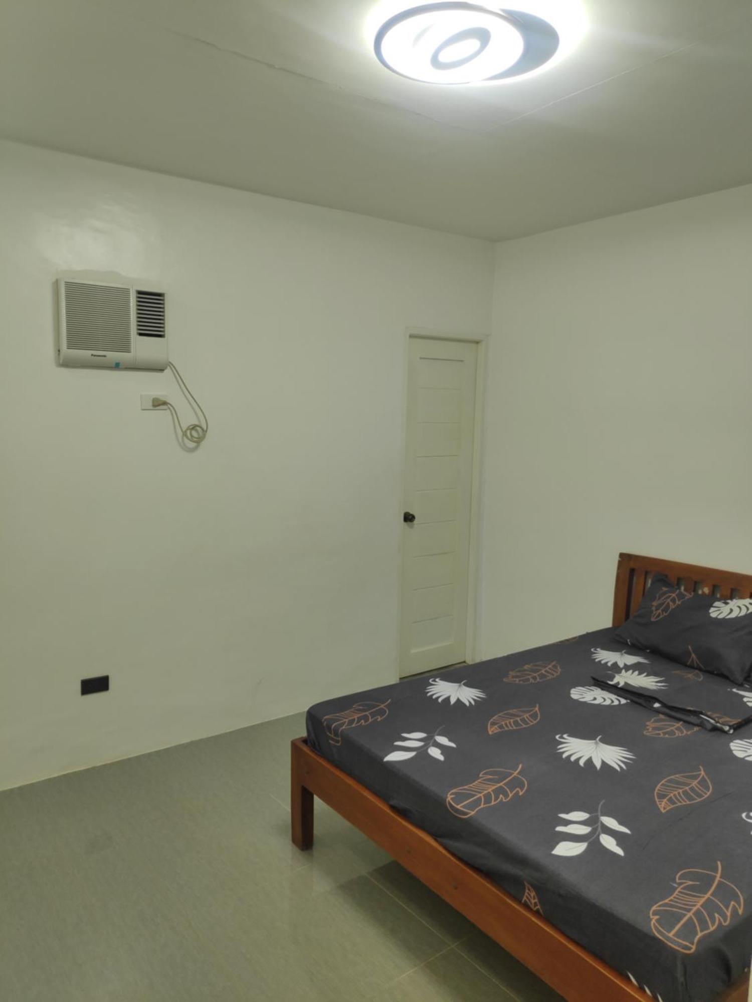 טגאיטאי Tagaytay Staycation By Naya And Darla W Free Swimming Pool, Wifi & Netflix מראה חיצוני תמונה