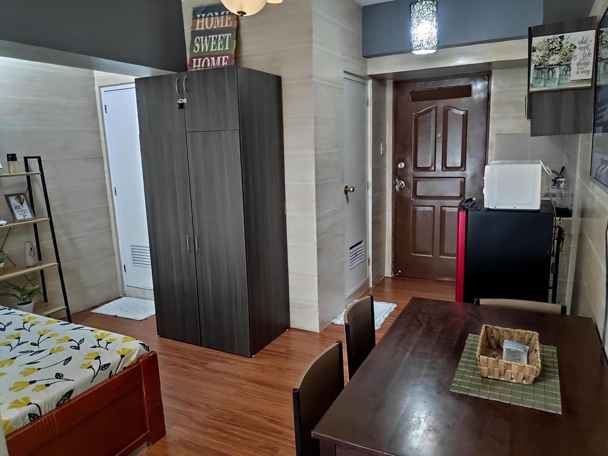 טגאיטאי Tagaytay Staycation By Naya And Darla W Free Swimming Pool, Wifi & Netflix מראה חיצוני תמונה