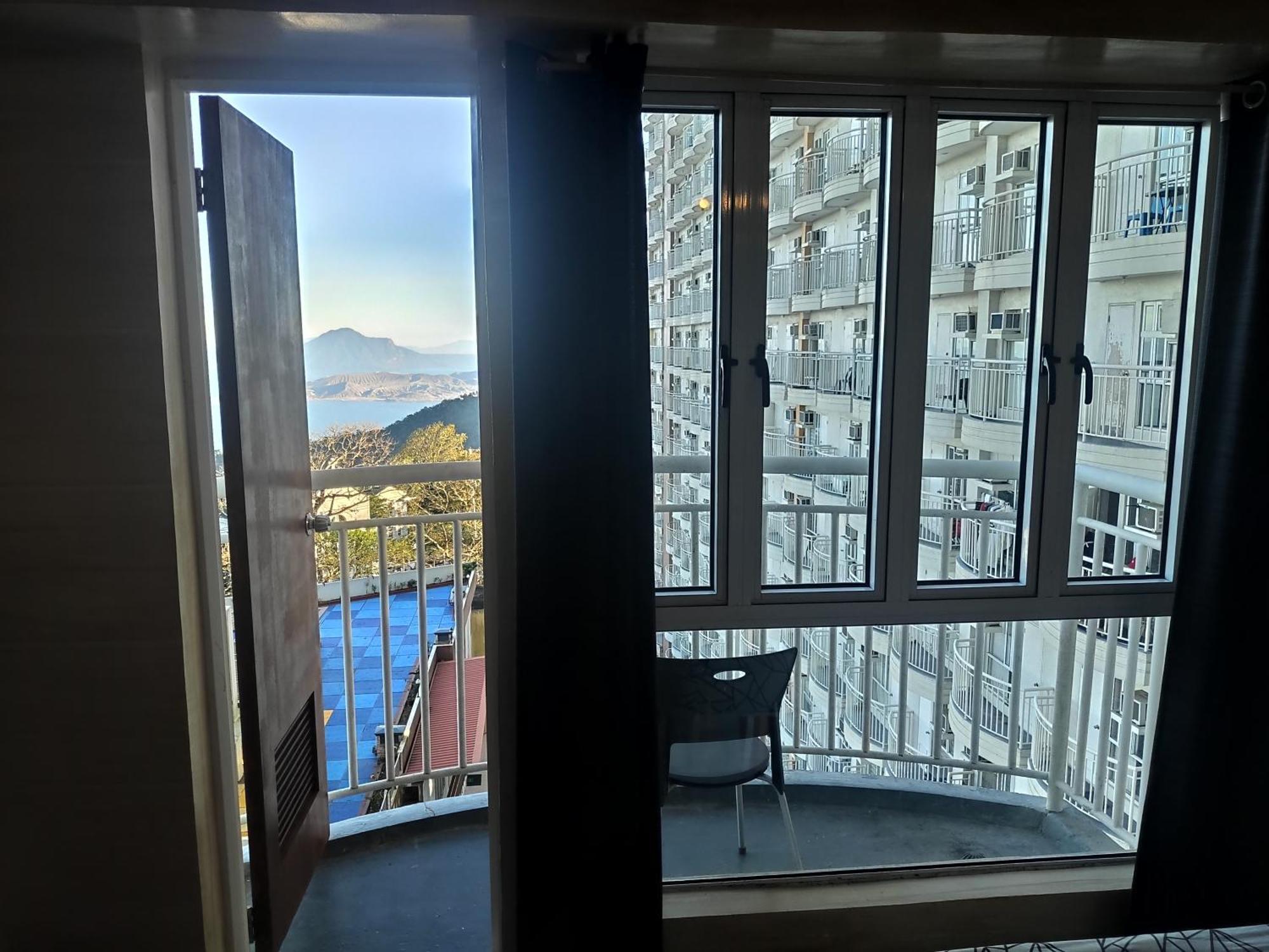 טגאיטאי Tagaytay Staycation By Naya And Darla W Free Swimming Pool, Wifi & Netflix מראה חיצוני תמונה