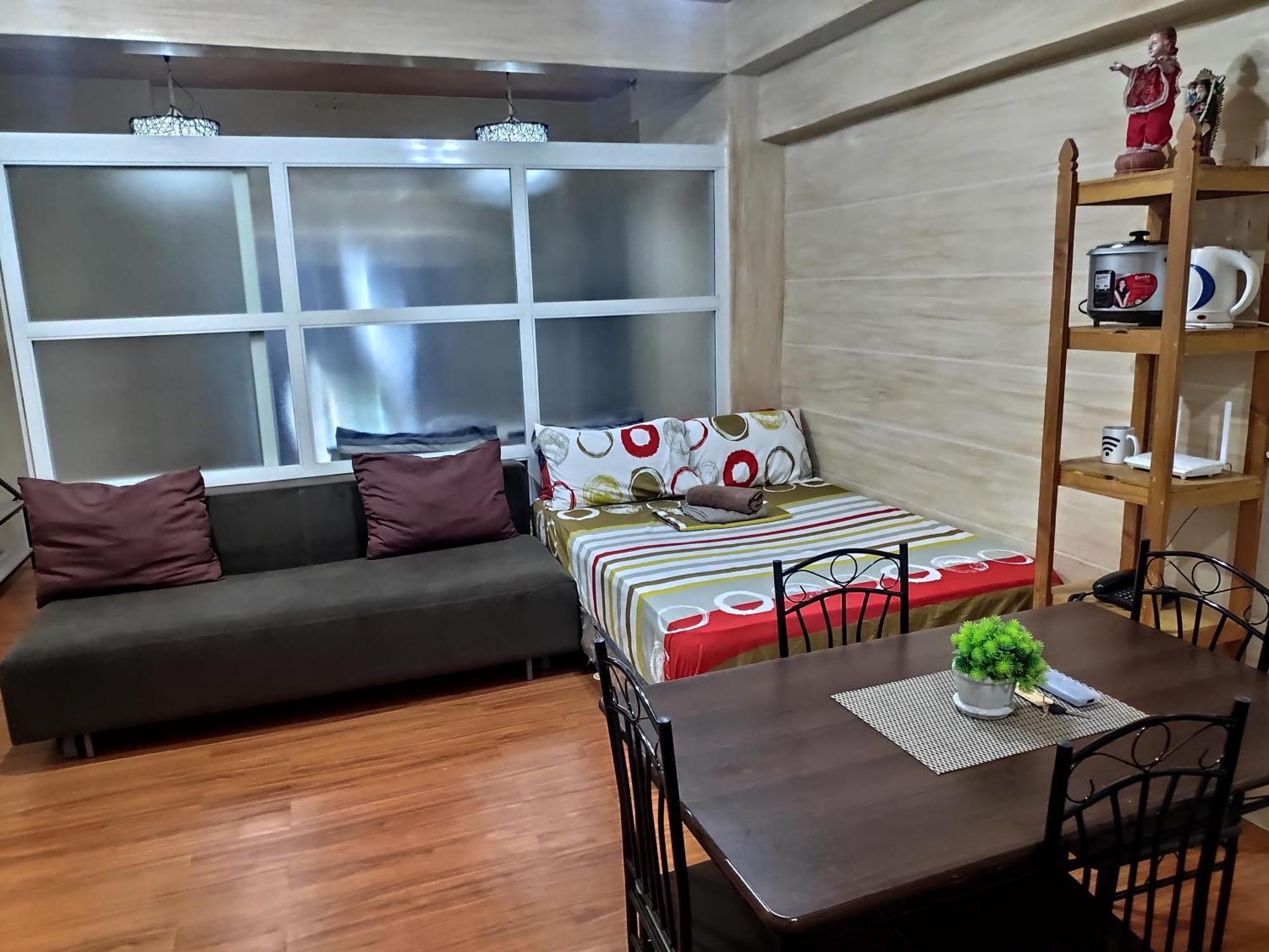טגאיטאי Tagaytay Staycation By Naya And Darla W Free Swimming Pool, Wifi & Netflix מראה חיצוני תמונה