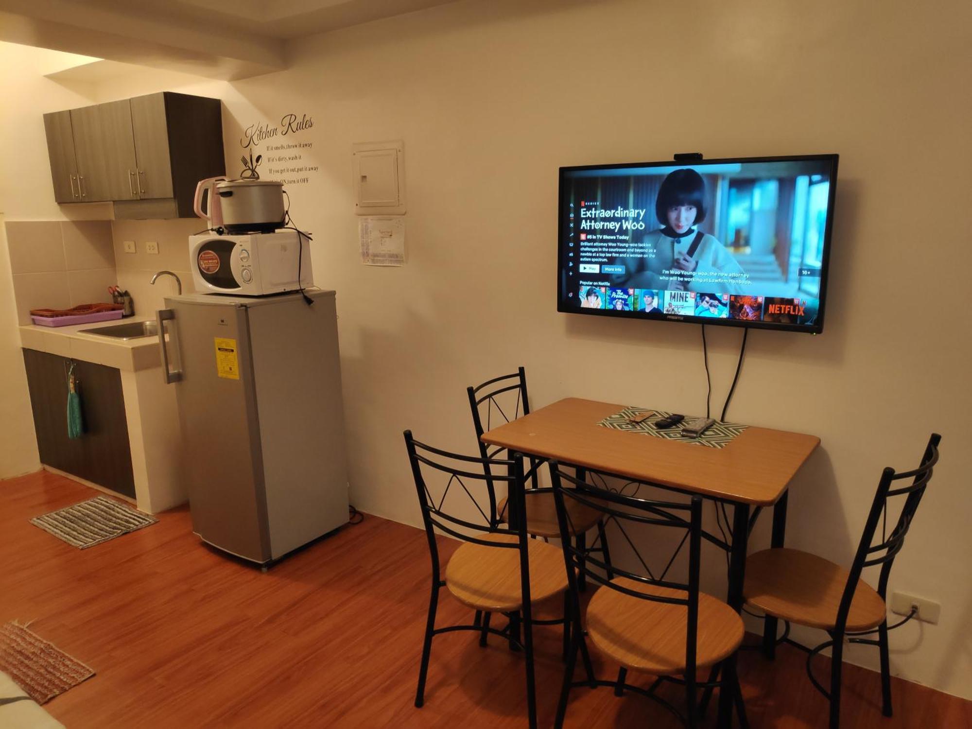 טגאיטאי Tagaytay Staycation By Naya And Darla W Free Swimming Pool, Wifi & Netflix מראה חיצוני תמונה